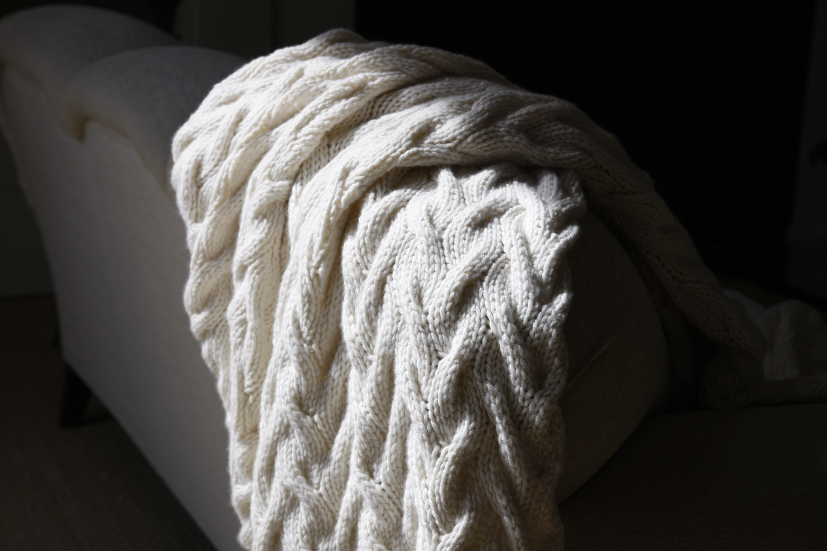 The Garnered - A  Rogers Sabbia Pearl White Side Light V3 Z4268 Cr Full