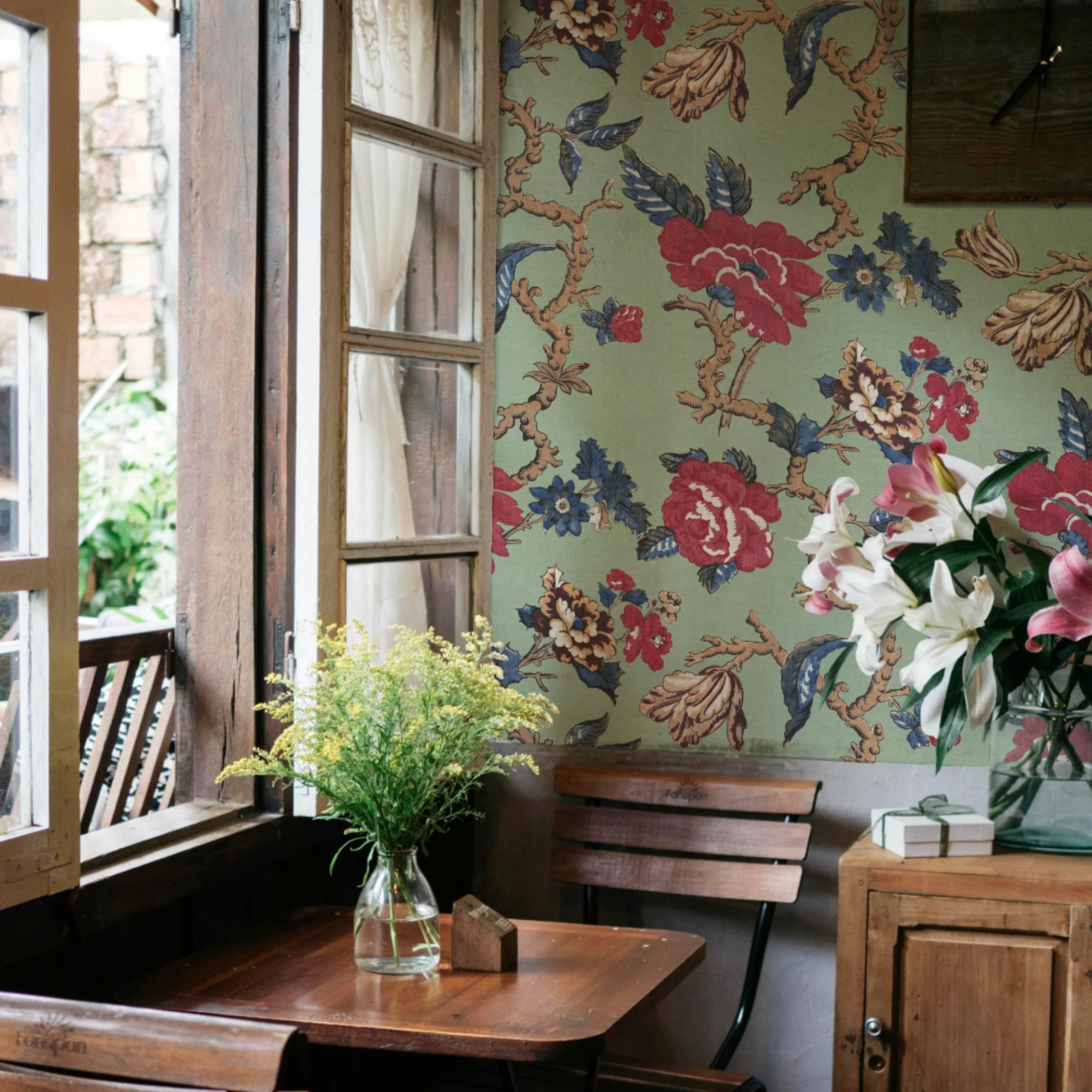 'Madame' Wallpaper in Green - Screenshot 2025 03 20 At 14 55 48